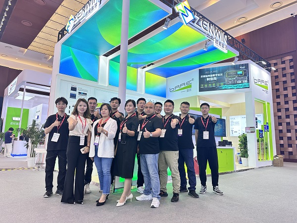 直击北京InfoComm China展会第一天!哲闻科技大放异彩,吸引众多客户参观!(图2) 哲闻人一直在路上